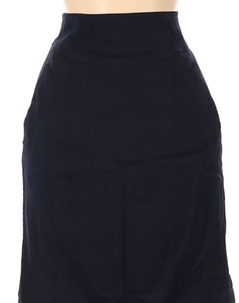 Nanette Lepore Skirt perfect for the office. Size 6, Nwt!